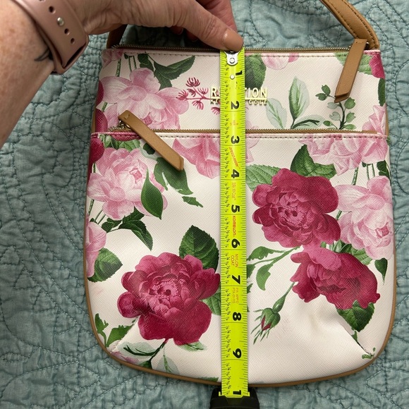 Kenneth Cole Reaction Crossbody Floral Purse. Adjustable Strap. - Picture 8 of 10